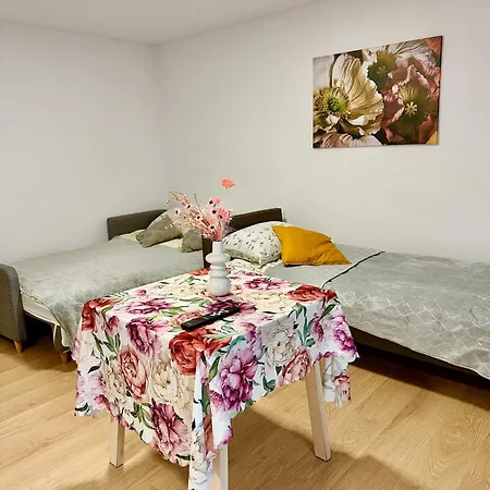 Nr 1 Lub 2 Przy Sali Kominkowej *